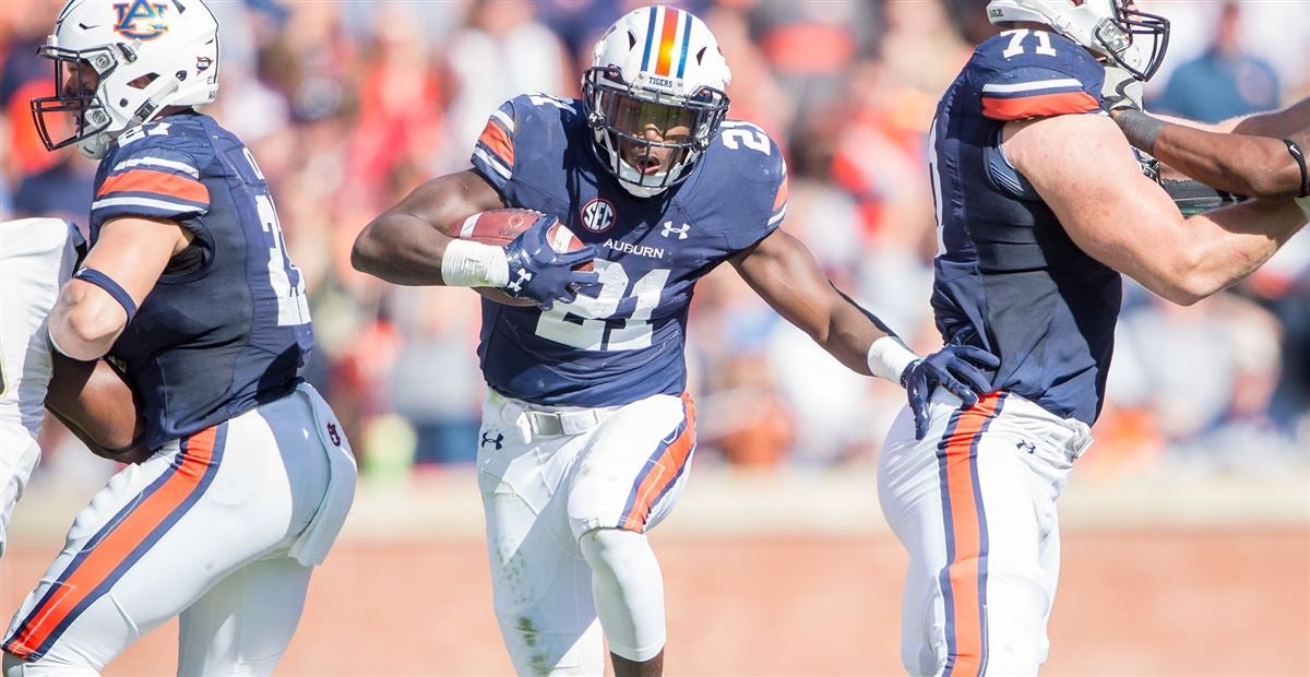 THE DAILY DRIVE: Kerryon Johnson gives back to north Alabama