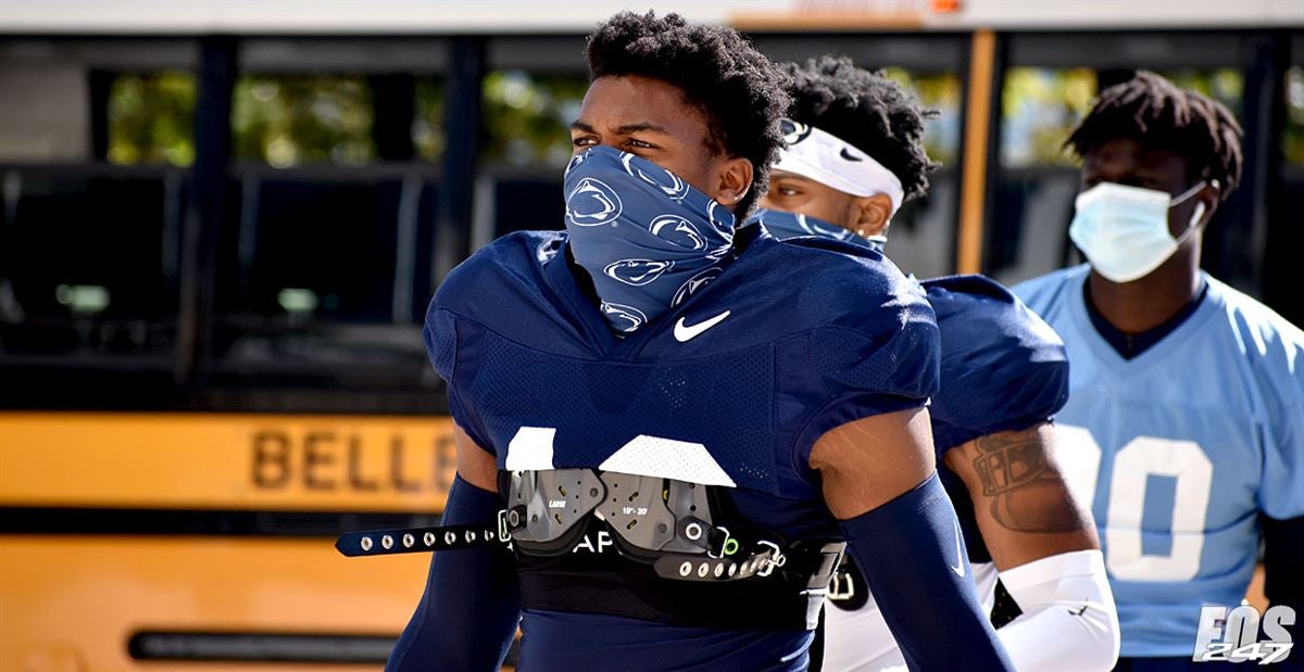 Micah Parsons & Shaka Toney's Parents Swap Jerseys After NFL Game