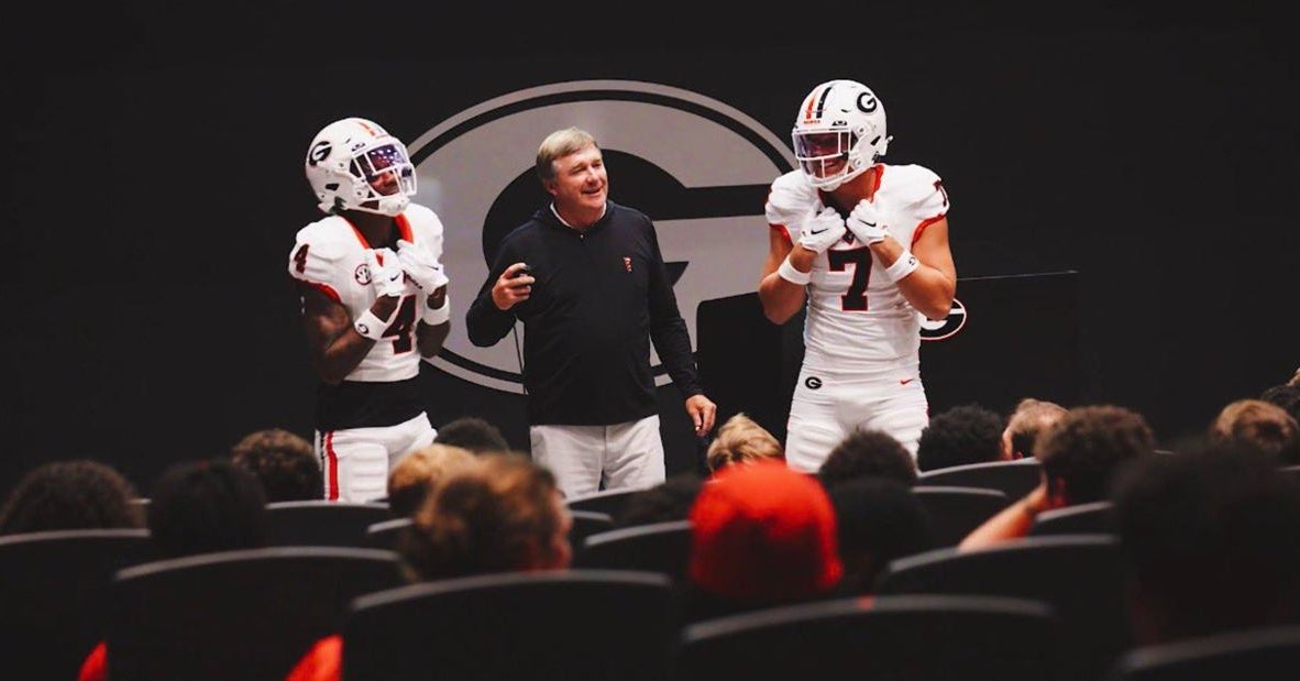 Georgia Bulldogs set to debut the all-white jerseys this season