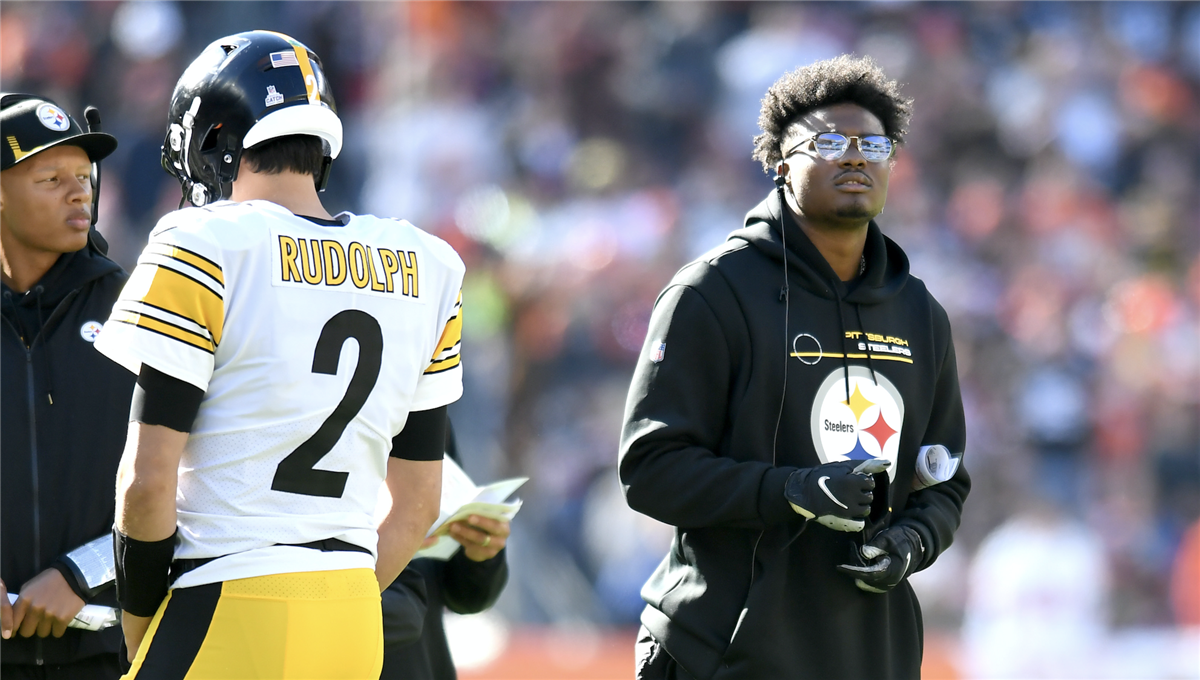 Steelers to place original-round tender on QB Dwayne Haskins