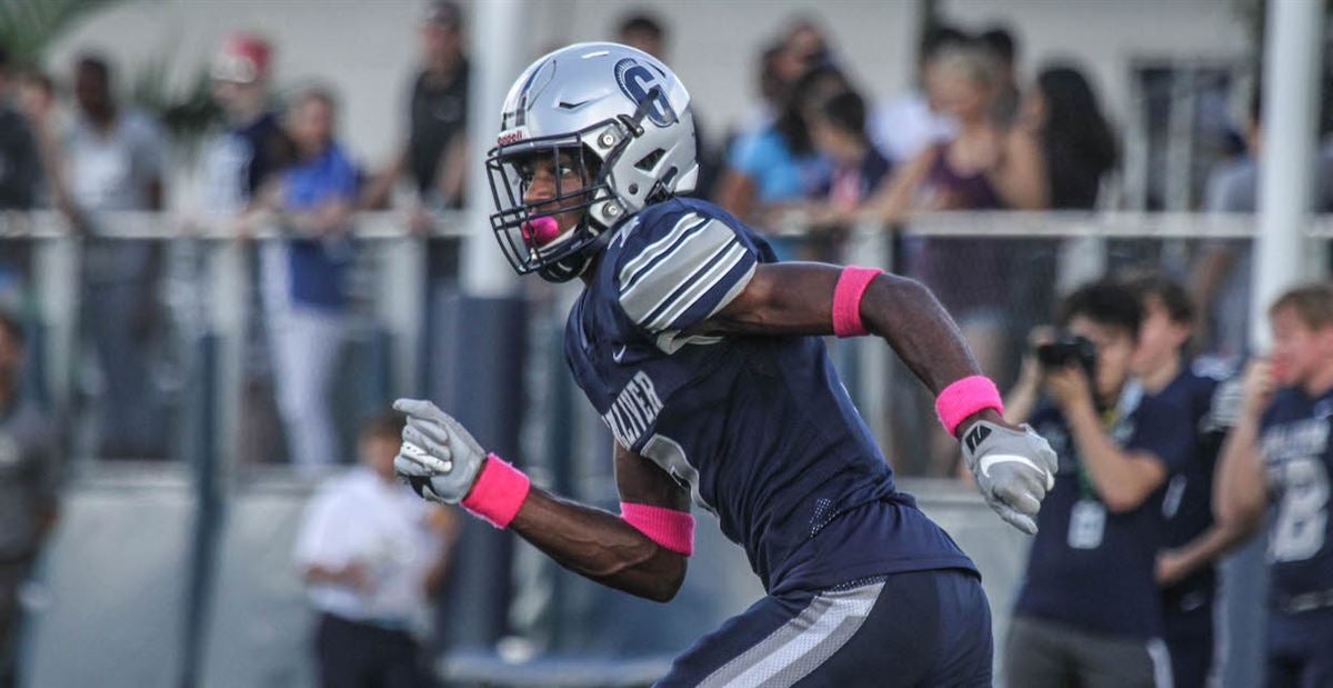 ScottsTots21: Three-Star Miami Gulliver Prep S Gabe Nealy Signs LOI With  USF Football - The Daily Stampede