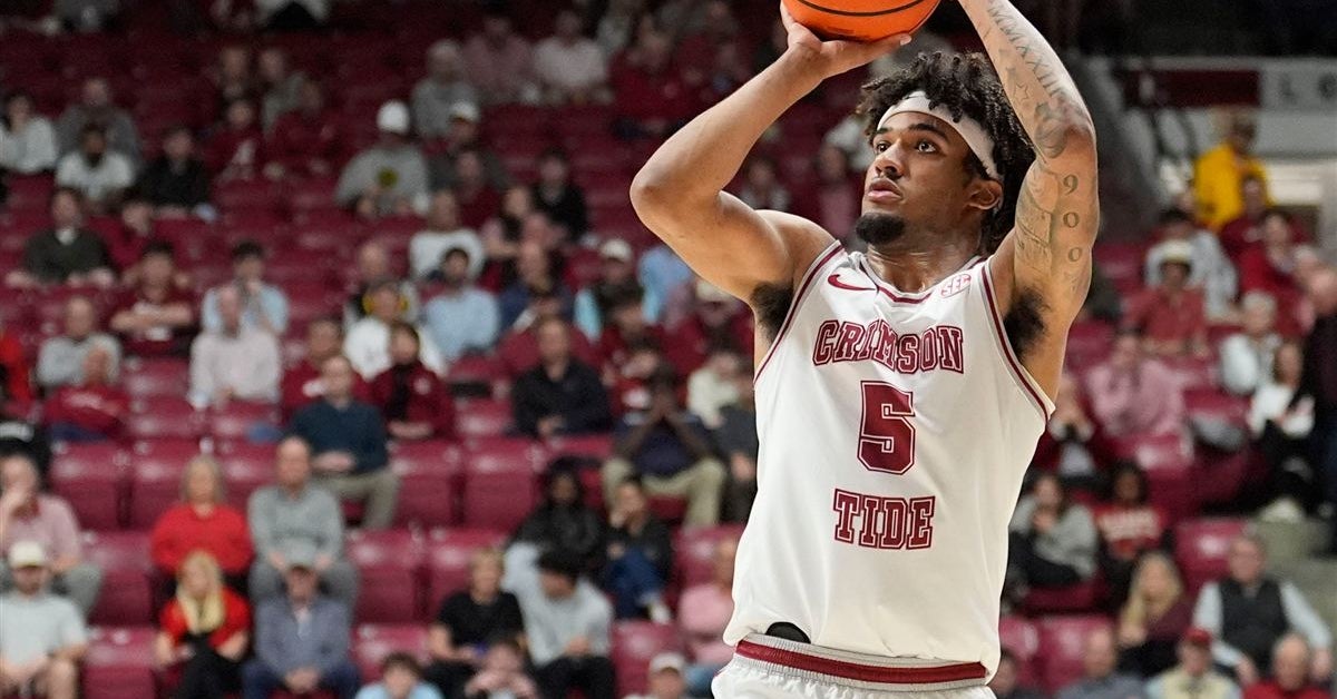First-half barrage enough to give Alabama its seventh consecutive win