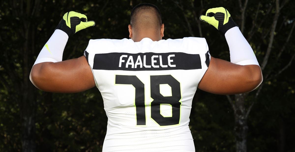 IMG Academy's 'freakish' offensive lineman Daniel Faalele readying for  anticipated debut