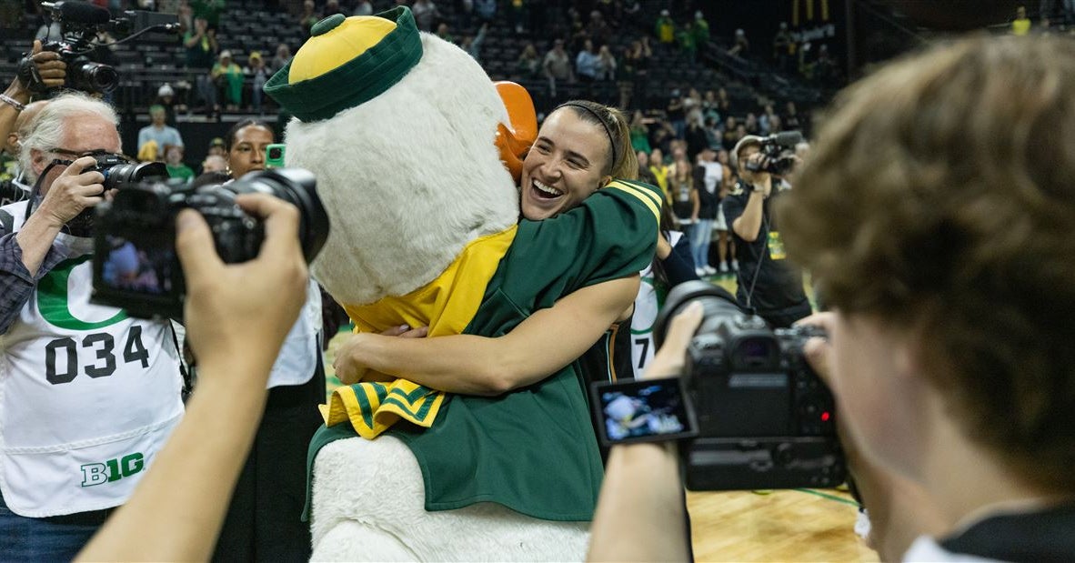 Sabrina Ionescu offers thoughts on current state of Oregon women's basketball