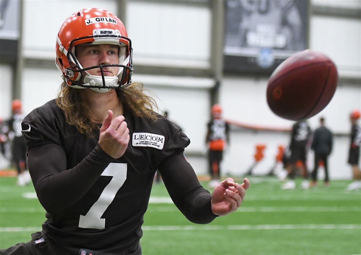 Oh, snap: Browns punter Gillan 'devastated' by fumble in KC