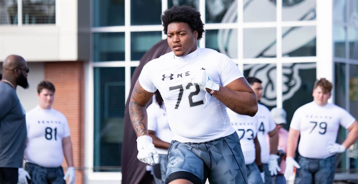 Four-star OL Ziyare Addison has one school setting the bar with several  others in pursuit