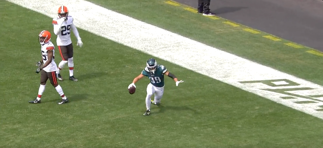 Devon Allen Catches 55-Yard Touchdown for Eagles in Preseason