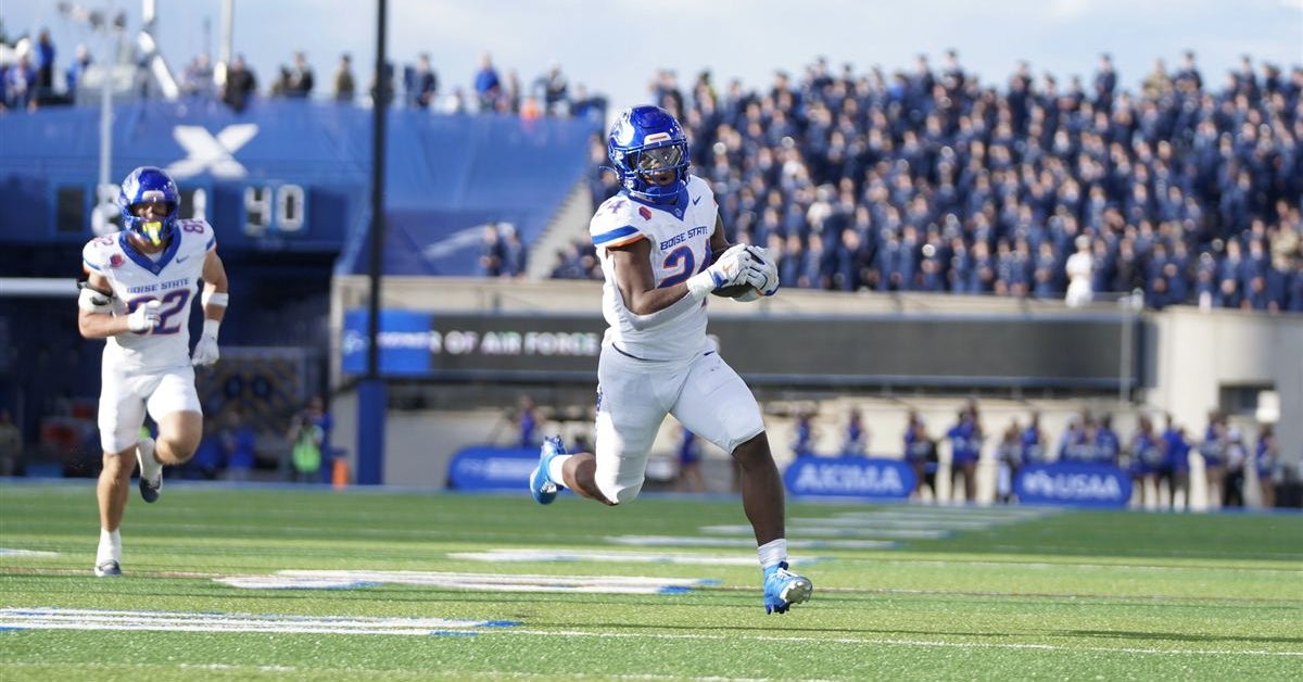 'Dang, that's crazy': Boise State's Dylan Riley scores five touchdowns, surprises himself in win at Air Force