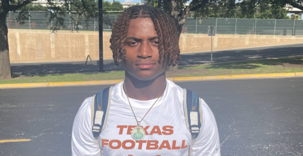 New Jersey WR De'zie Jones Earns Texas Offer After Camp Performance