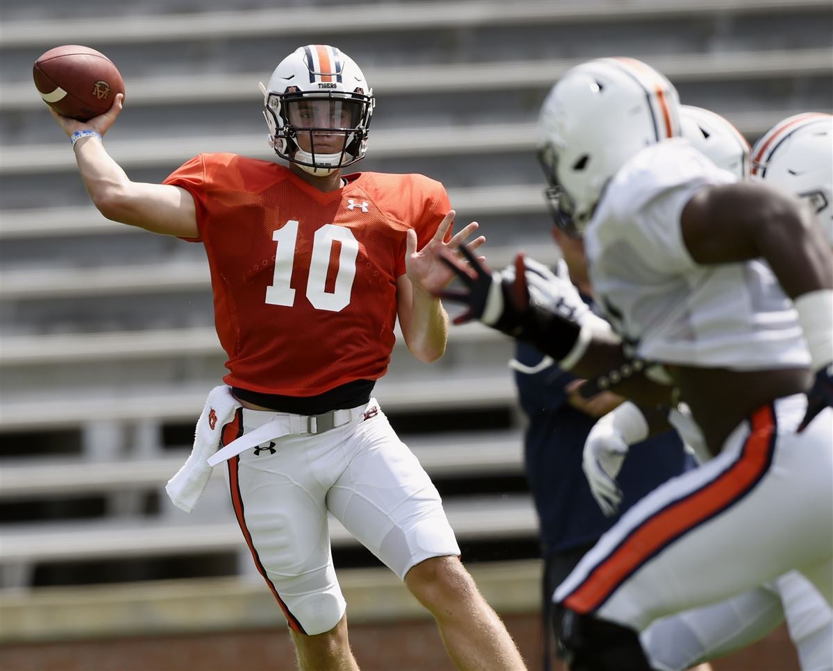 Malzahn relying on Carlson brothers to lock down Auburn kicking