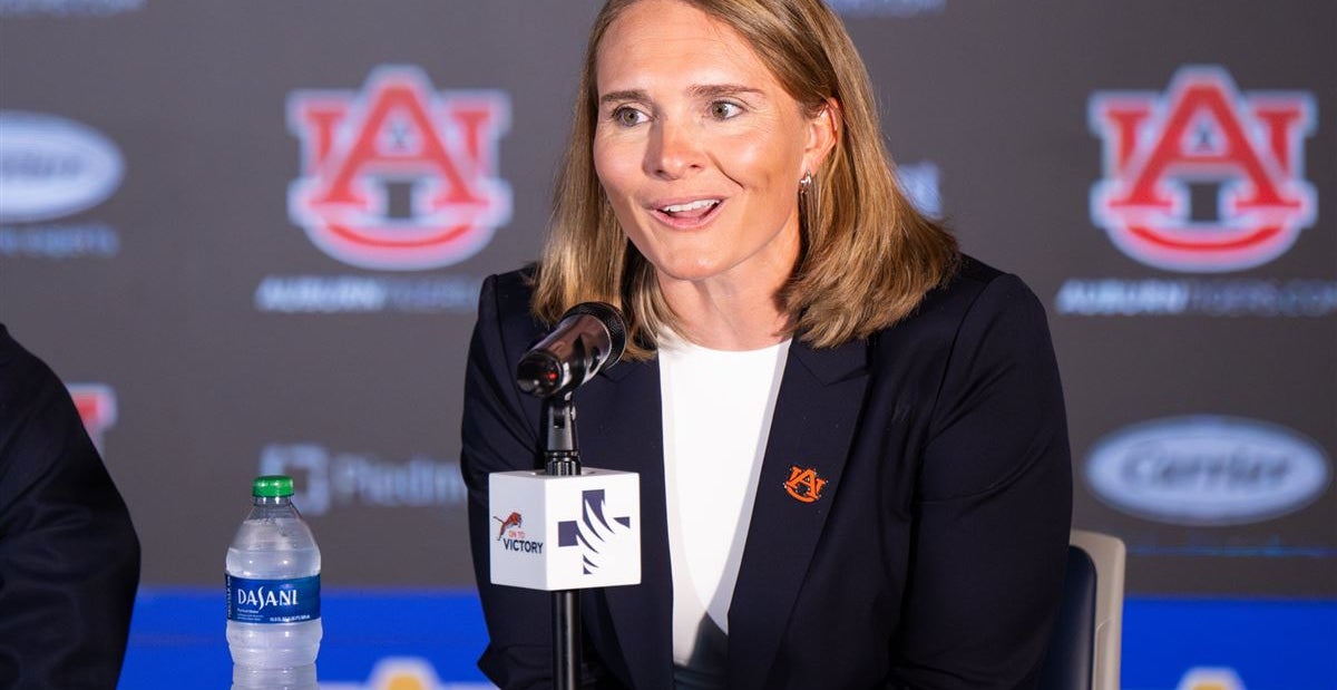 #PMARSHONAU: A joyful, inspiring day for Auburn softball's co-head coaches