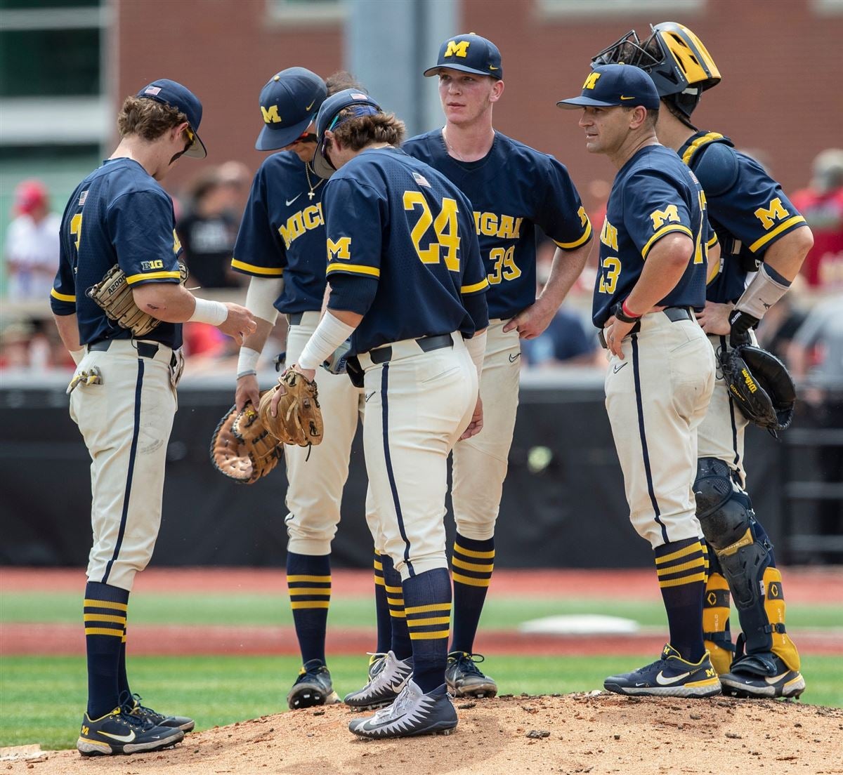 Michigan baseball unravels in 5th, drops Big Ten Tournament opener to Iowa  