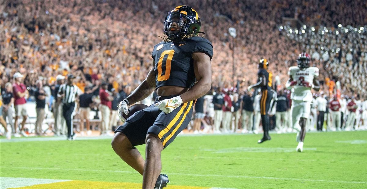 Social media reacts to Tennessee knocking off South Carolina