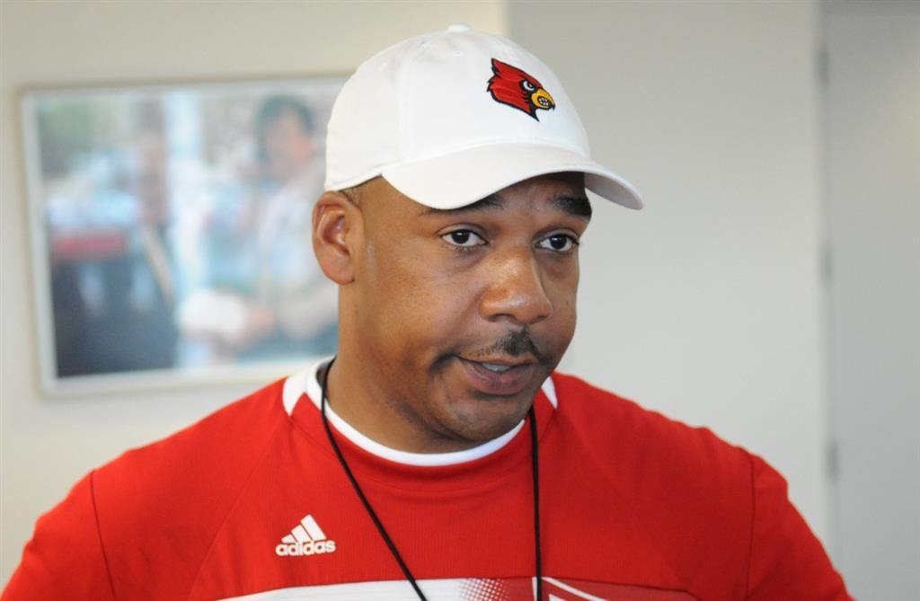 Garrick McGee officially named WR coach at Louisville - Vimarsana News