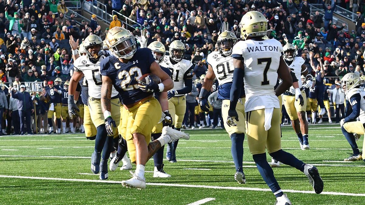 On3 on X: Notre Dame and Navy dropped new uniforms for their Week 0  matchup in Ireland