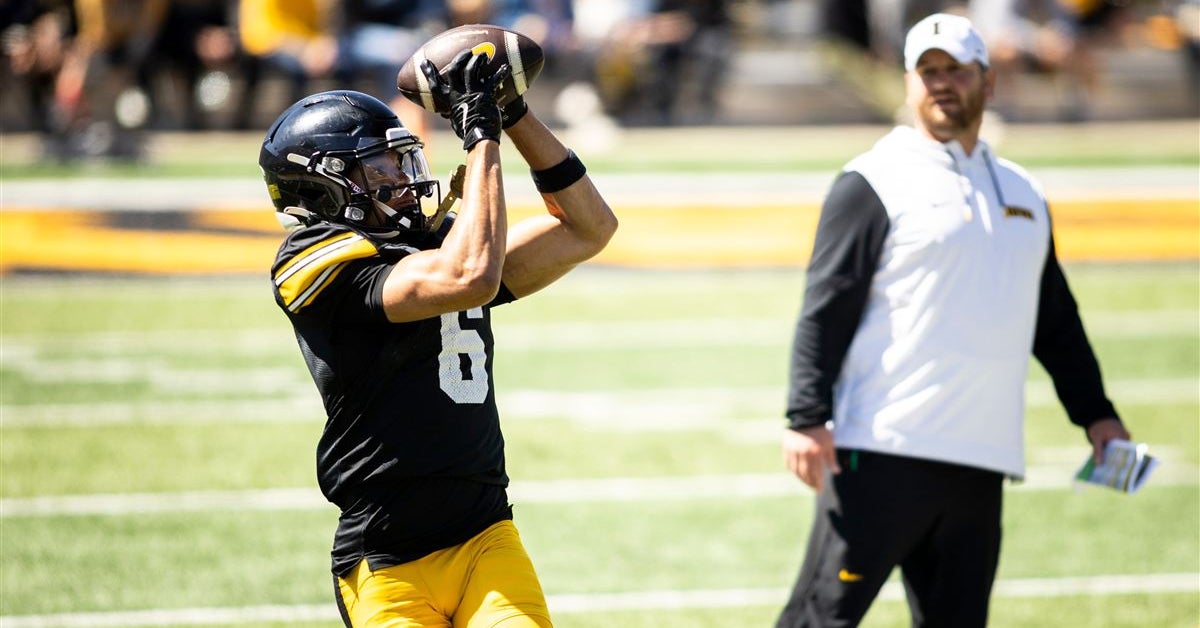 Way-Too-Early Preview: Over/Under Iowa winning 7.5 games?