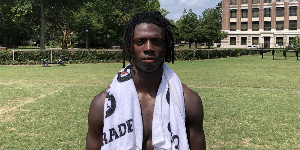 Offered WR Elijah Moss-Williams sets Indiana visit, shares interest in  Hoosiers
