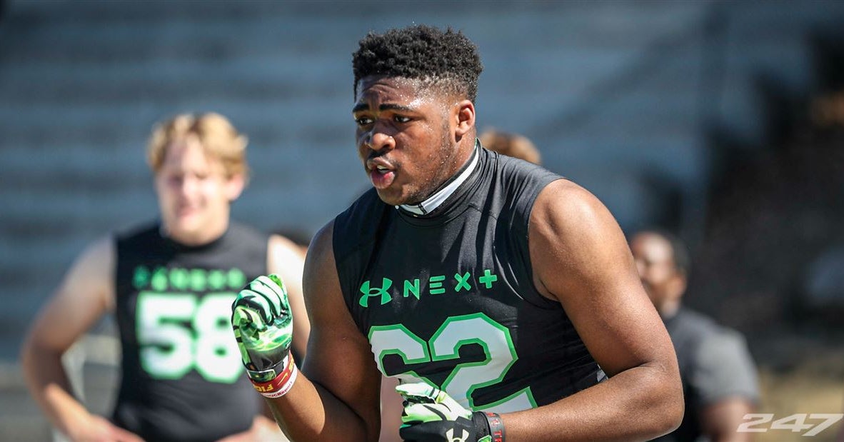 Four-Star DL Kelze Howard locks in first four official visits with a summer commitment pending