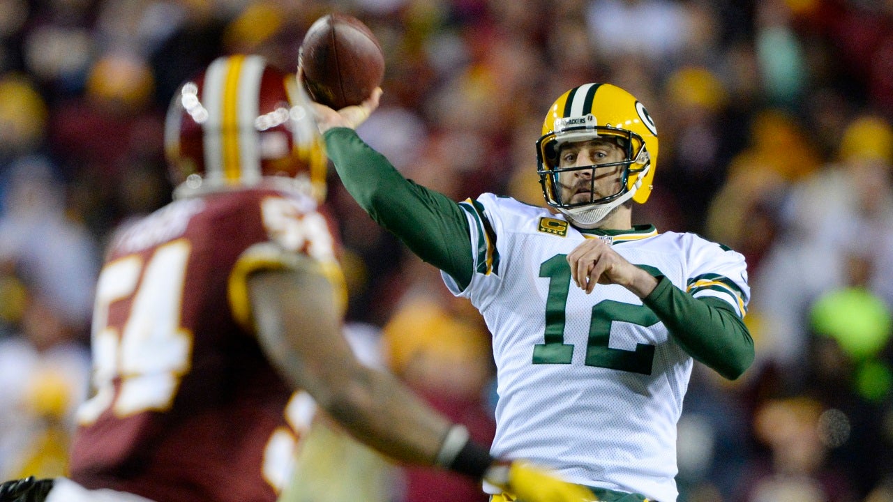 Aaron Rodgers rallies Packers past Redskins, 35-18, in NFC wild-card game -  Los Angeles Times