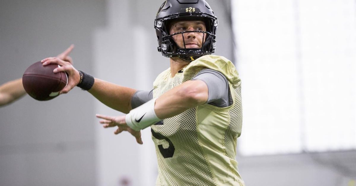 Colorado quarterback J.T. Shrout returns to practice in limited capacity