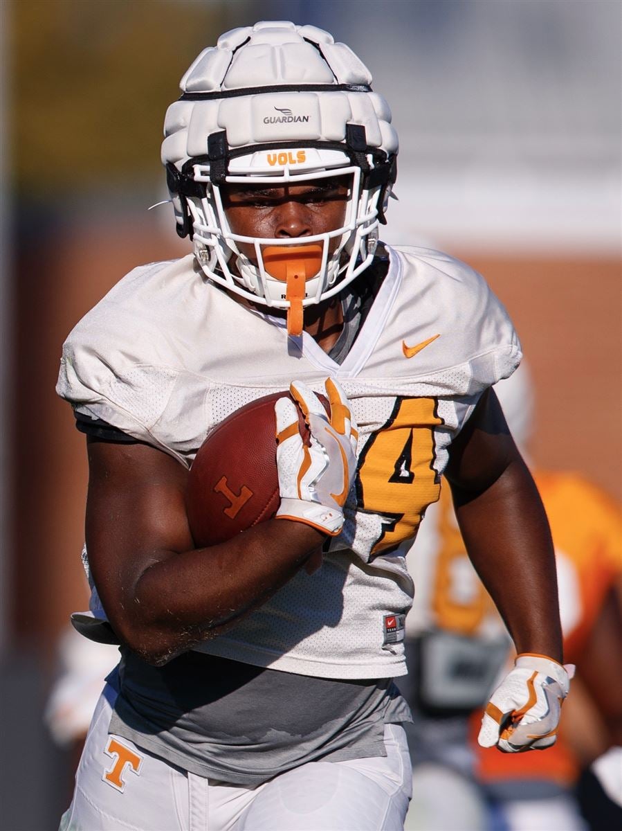 Tennessee football: UT Vols use Guardian helmet covers