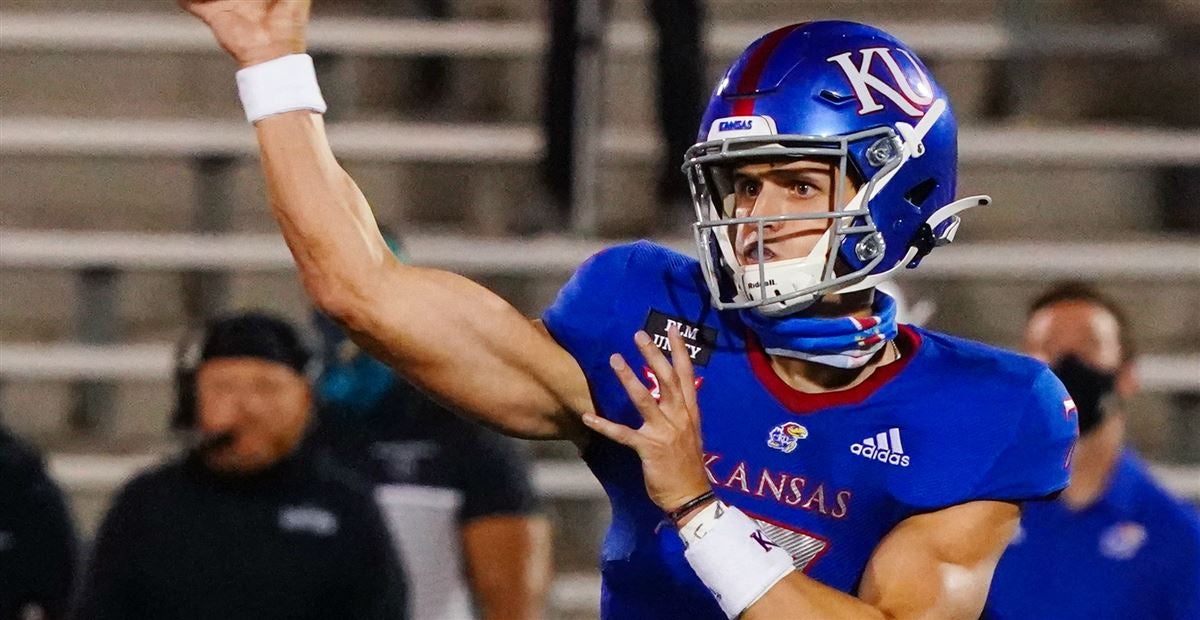 Thomas MacVittie: Kansas quarterback has name misspelled on jersey