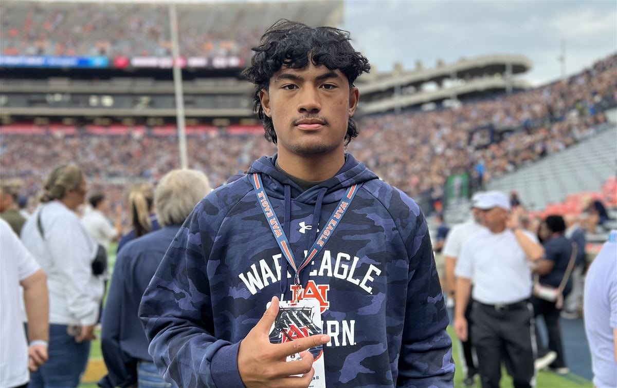 4-star TE Roger Saleapaga makes cross-country visit: 'It was way better than I expected'