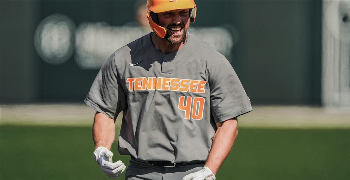 No. 1 Tennessee Vols baseball hosts Auburn Tigers pictures
