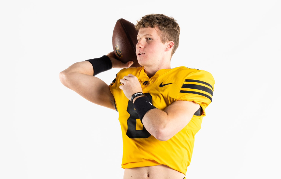 Iowa football lands 2025 threestar quarterback Jimmy Sullivan