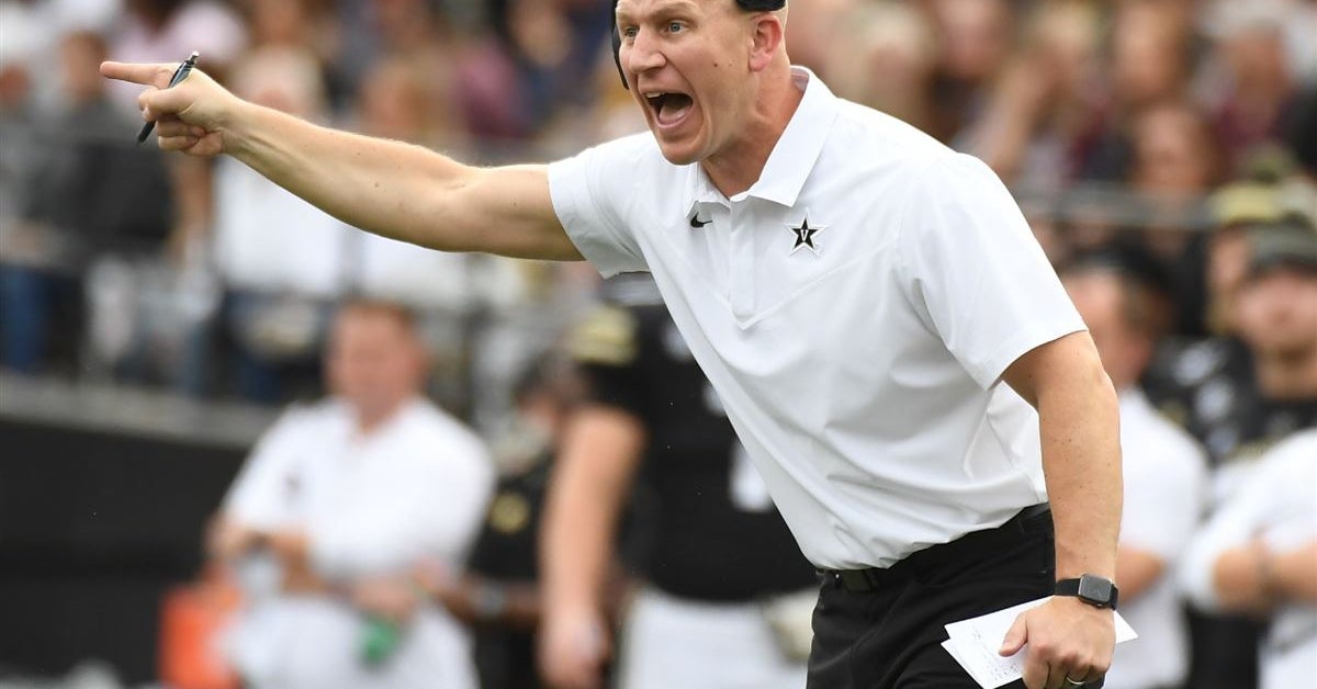 Live Updates: Offense and defense play to draw in Vanderbilt spring game