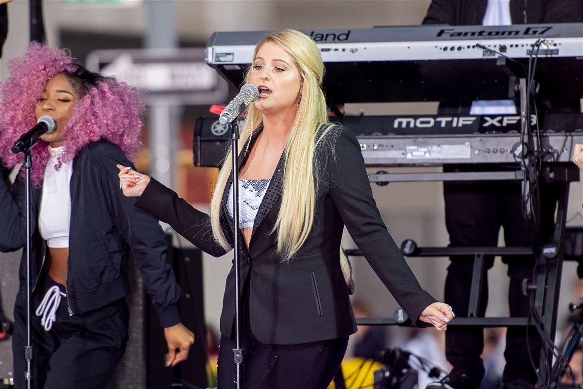 Meghan Trainor Rocks Cowboys Halftime on Thanksgiving: Watch