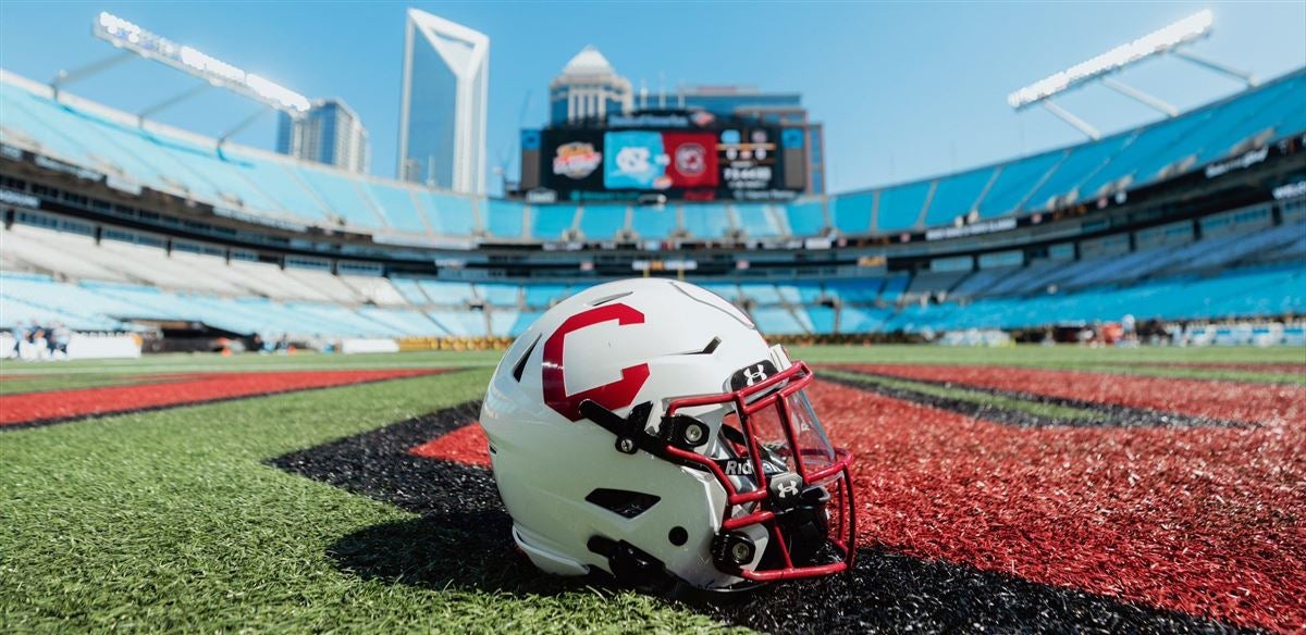 South Carolina uniform combination for 2023 opener against UNC