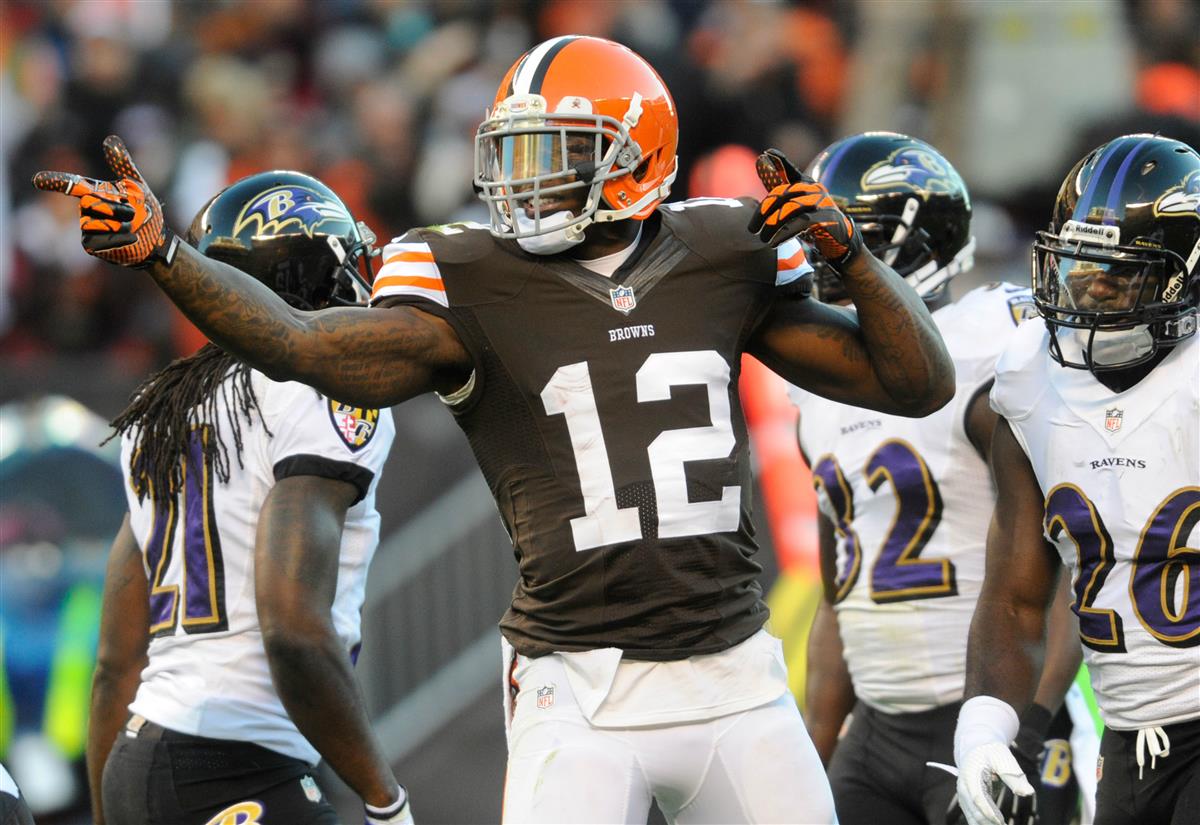 Browns, unsure of Josh Gordon return, discuss signing Dez Bryant