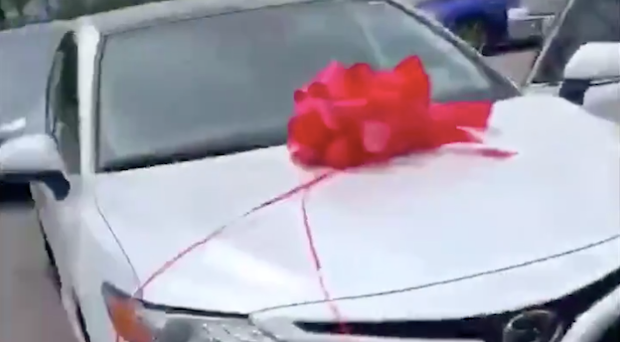 Raiders rookie Johnathan Abram surprises his mom with new car