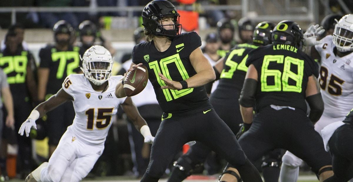 Inside College Football: Oregon's Justin Herbert Could Decide the Pac-12  North - Stadium