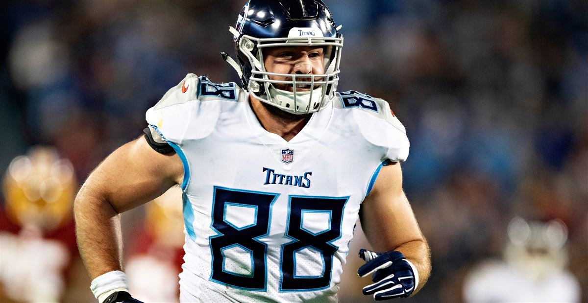 Titans sign TE Luke Stocker, activate Bud Dupree from Reserve