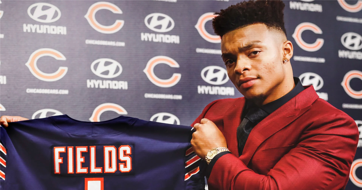 Look: Mural of Justin Fields in Chicago Bears uniform
