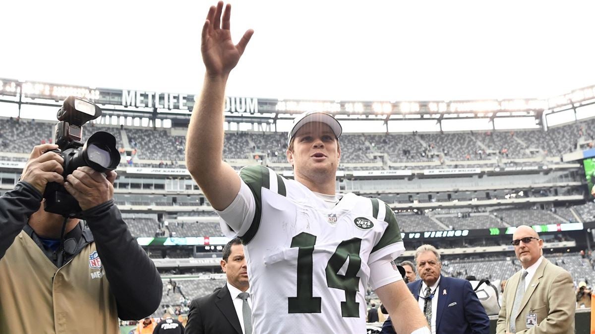 New York Jets: Jeremy Bates handling Sam Darnold right