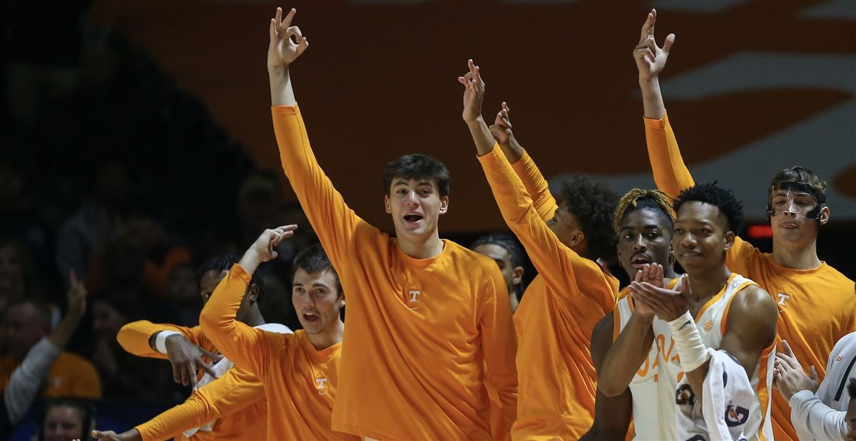 What Assistant Gregg Polinsky Said About Vols' Win Over Illinois ...