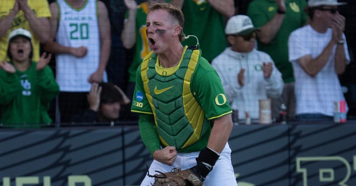 Oregon catcher Burke-Lee Mabeus enters transfer portal in another major offseason blow