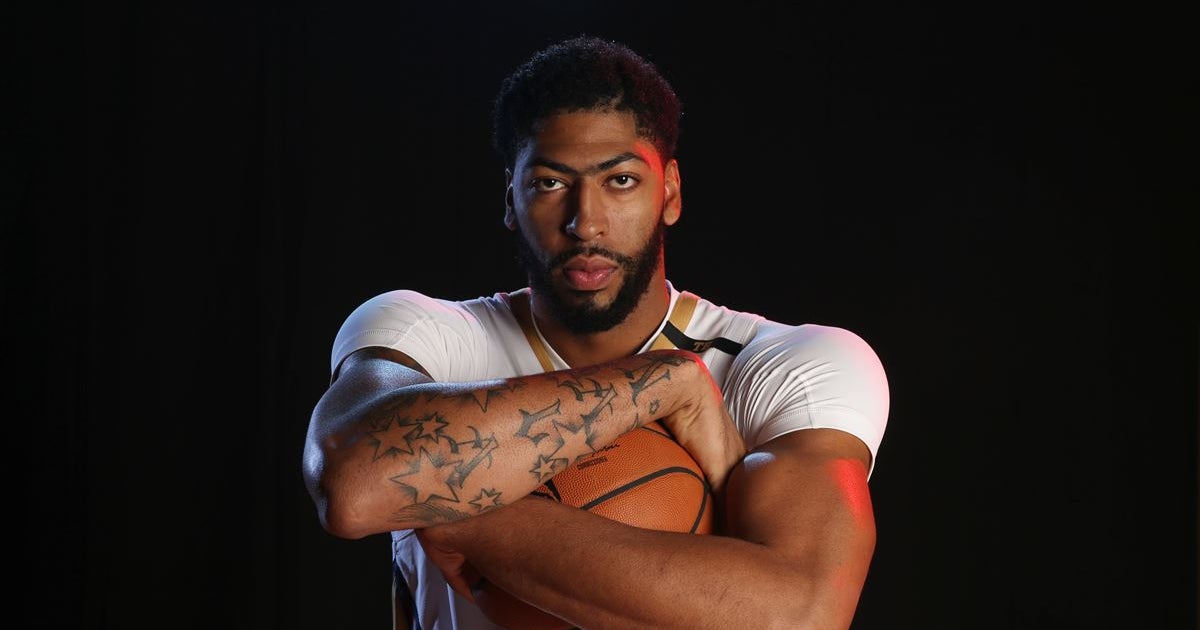 anthony davis under shirt