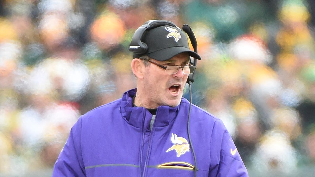 Minnesota Vikings fire head coach Mike Zimmer, a Peoria native