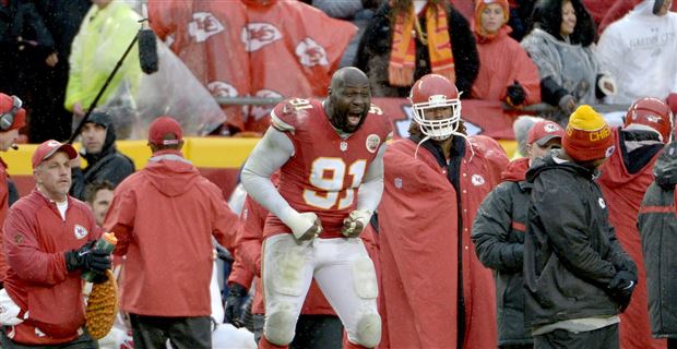 Kansas City Chiefs outside linebacker Tamba Hali (91) and Kansas