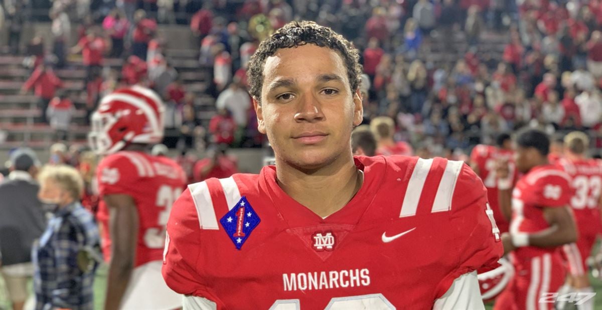 California high school football: Behind freshman quarterback Elijah Brown,  Mater Dei blows out JSerra Catholic 52-3 in season opener