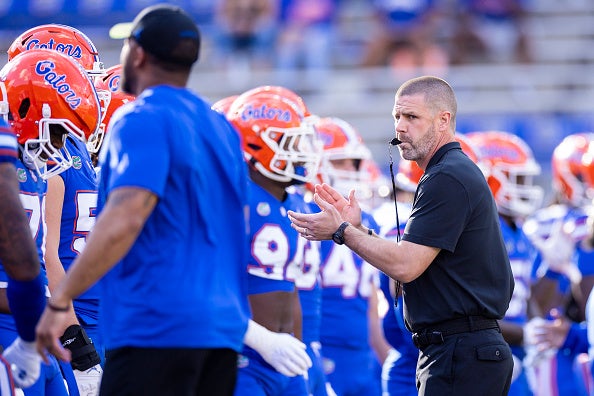 Gators dominate South Carolina 38-6