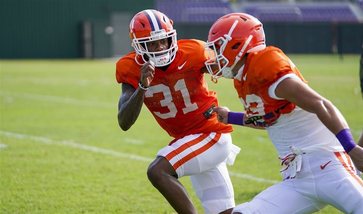 Lee's Summit West star Mario Goodrich signs with Clemson