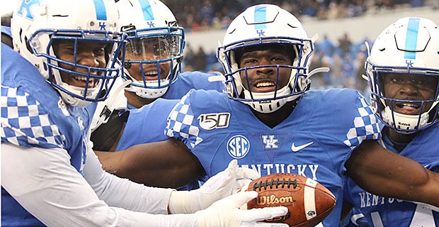 Kentucky bowl eligible for fourth straight season after 50-7 win