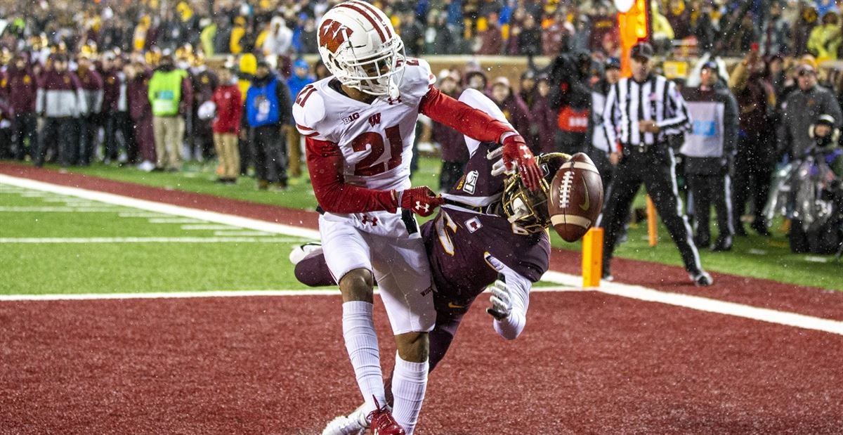 Wisconsin Badgers corners Faion Hicks and Caesar Williams Growing