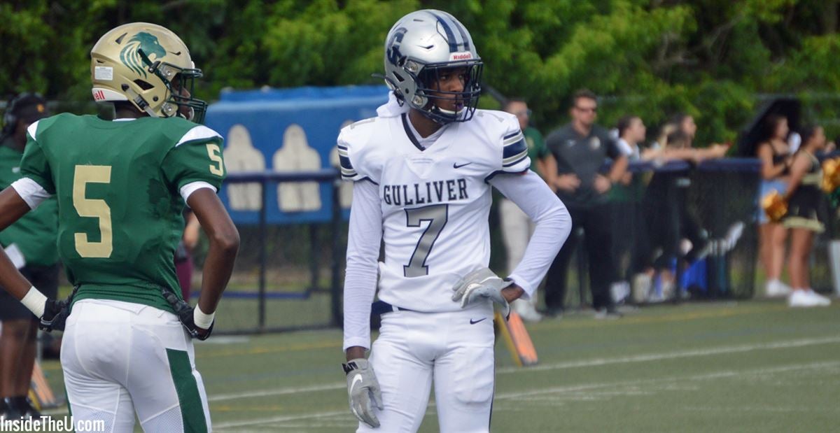 ScottsTots21: Three-Star Miami Gulliver Prep S Gabe Nealy Signs LOI With  USF Football - The Daily Stampede