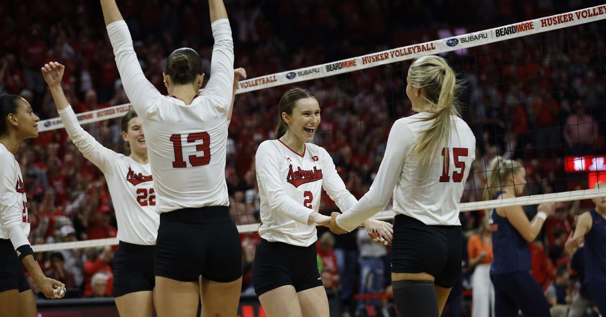 Husker volleyball earns another sweep